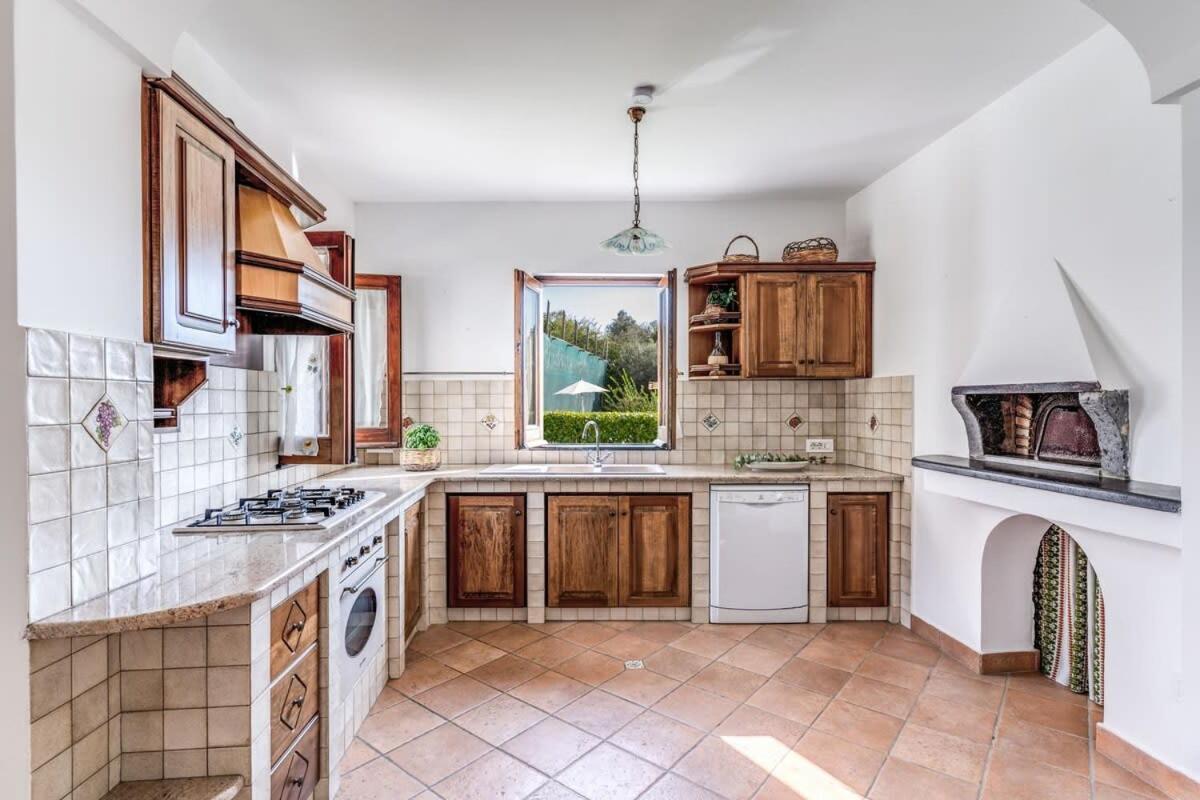 Villa Mimosa Rustic Elegance Views & Pool 마사루브렌세 외부 사진